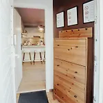 4 Seasons House *