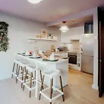 4 Seasons House *